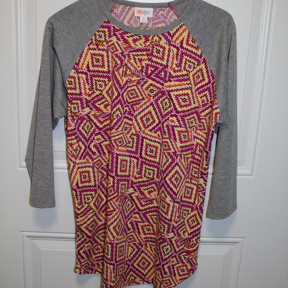 LuLaRoe Gray/Pink Geometric Baseball Tee Size M